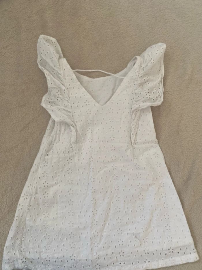 Robe dentelle dos nue 5 ans - photo numéro 4