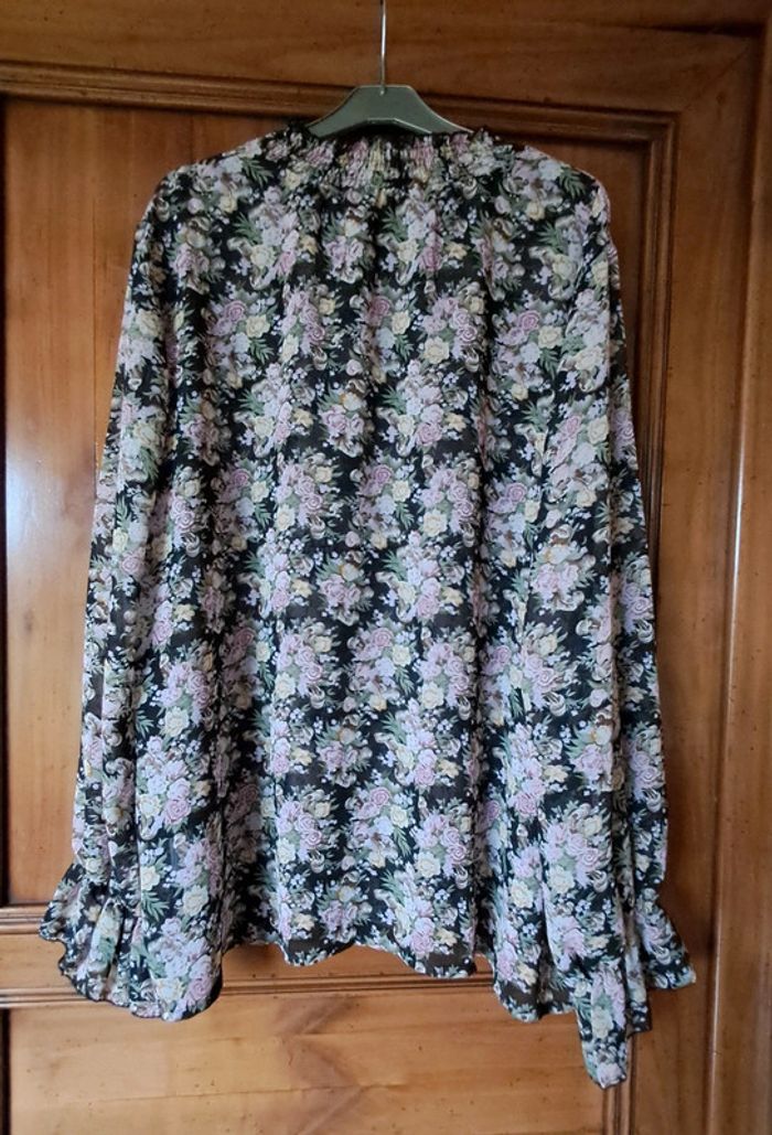 Blouse NEUVE pour femme taille 4XL - photo numéro 2