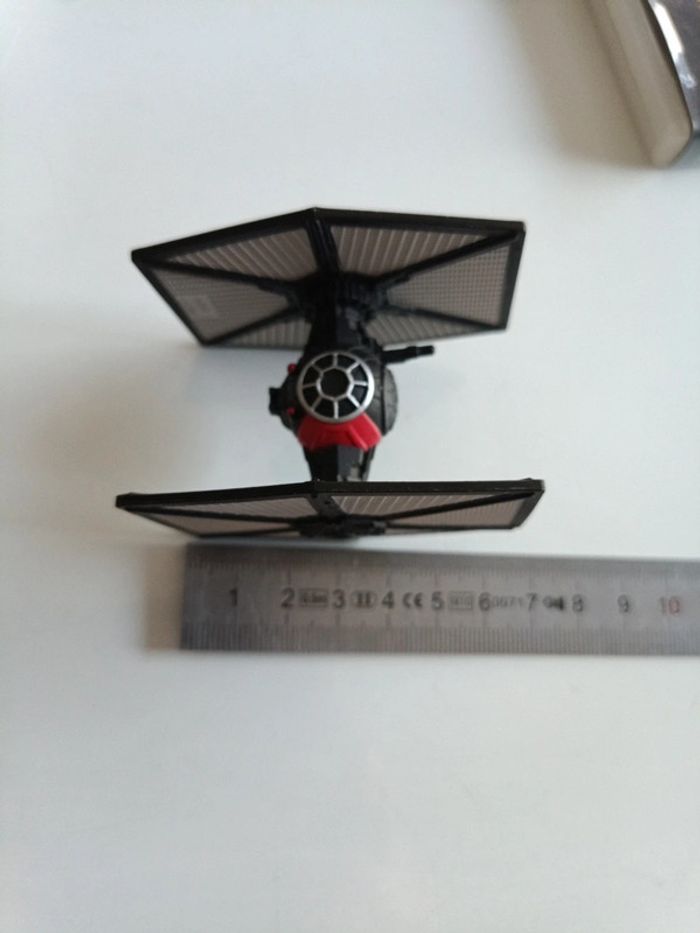 Figurine Star Wars - TIE Fighter du Premier Ordre - photo numéro 7
