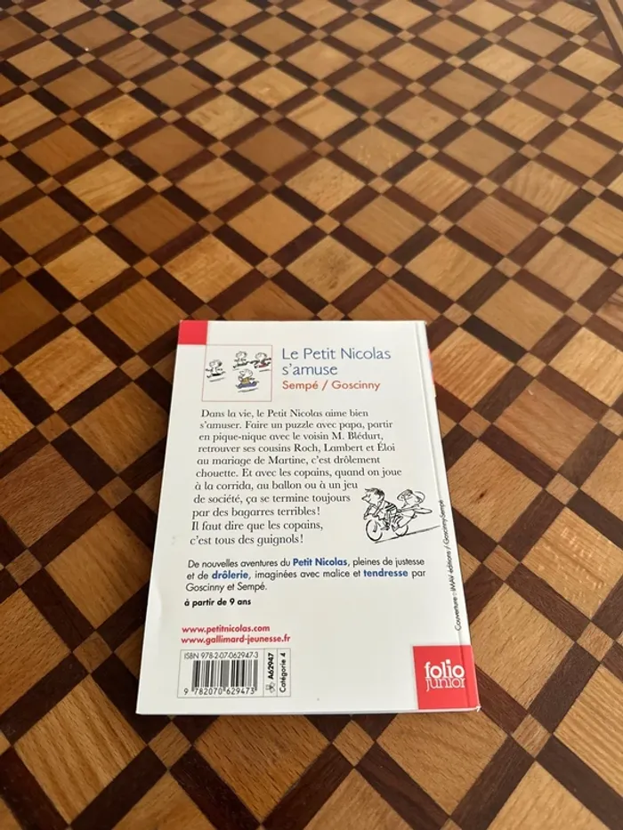 Livre Le Petit Nicolas s’amuse - photo numéro 2