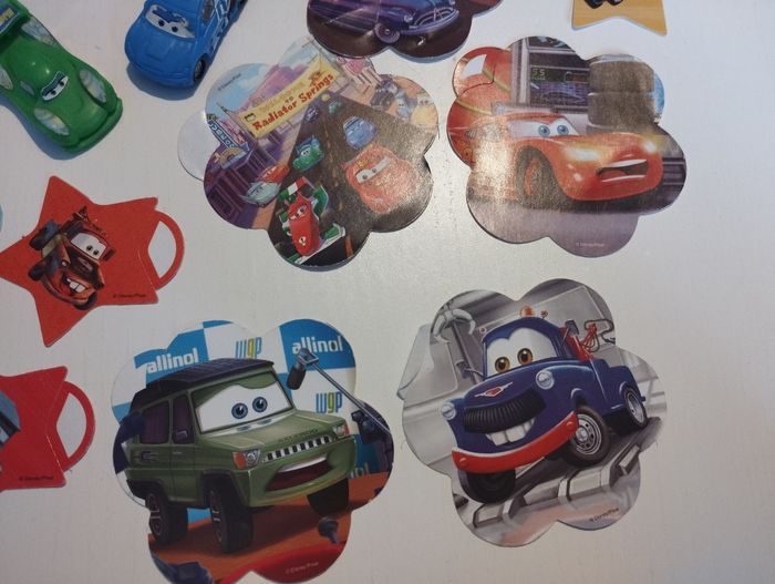Peti boite cars avec stickers et accessoires - photo numéro 5