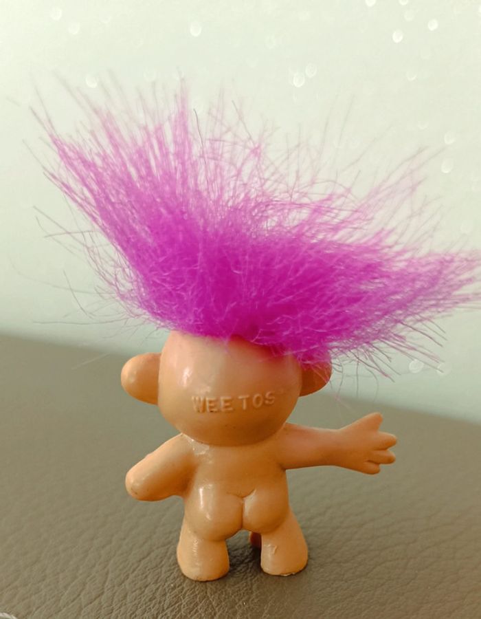 Figurine troll avec appareil photo - photo numéro 2