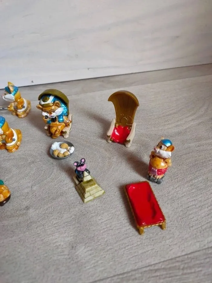 Lot de 10 figurines kinder surprise - photo numéro 2