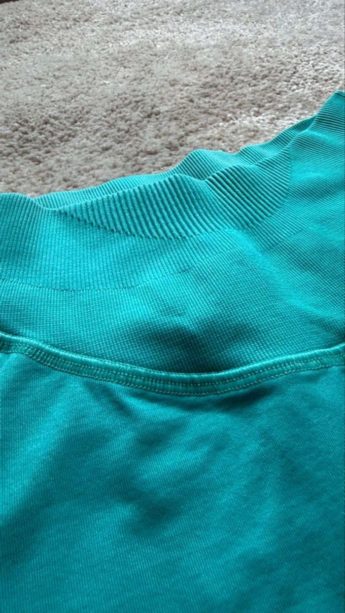 Gymshark Short Seamless Vert Femme – Taille S – Short Sport Fitness Musculation – Très bon état - photo numéro 5