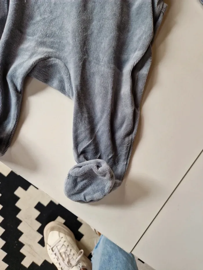 Pyjama velours 6 mois - photo numéro 4