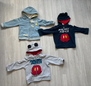 3 gilets Taille 24 mois