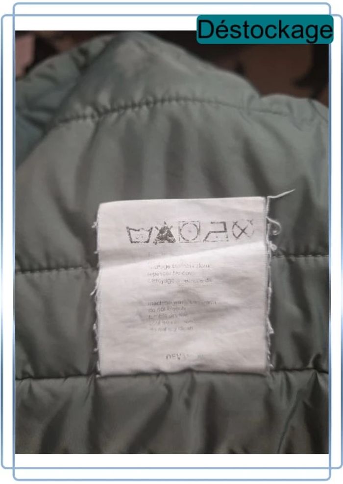Doudoune Lacoste grise femme taille M - logo brodé - photo numéro 12