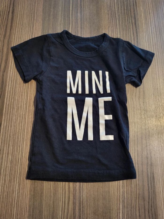 T-shirt taille 12 mois (80 cm)