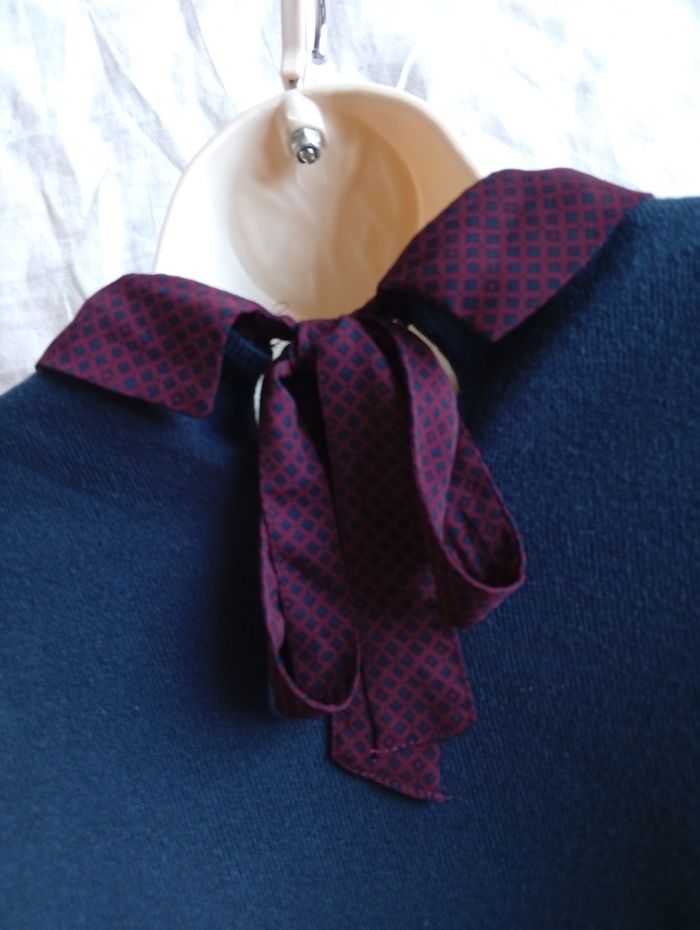 Pull col et noeud dos taille m - photo numéro 4