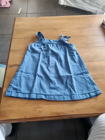 Robe bretelles u tout petits 24 mois bleue très bon état