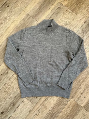 Pull col roulé gros S uniqlo