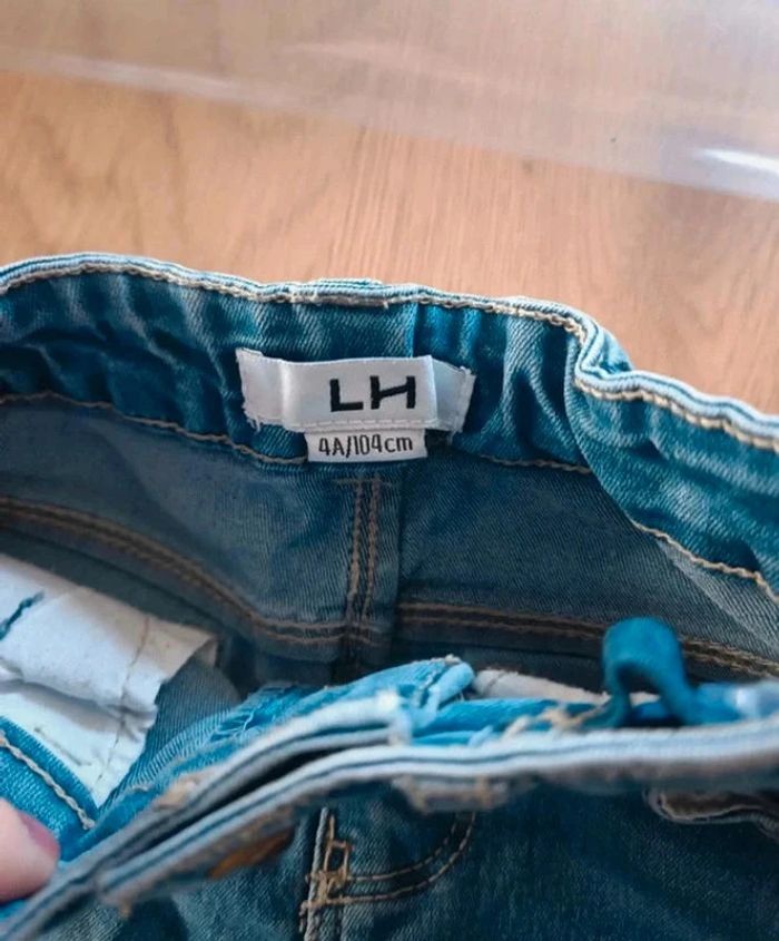 Jeans troué la halle 4 ans - photo numéro 2