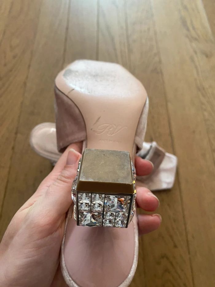 Mules en velours rose et talons strass Roger Vivier taille 36 1/2 - photo numéro 13