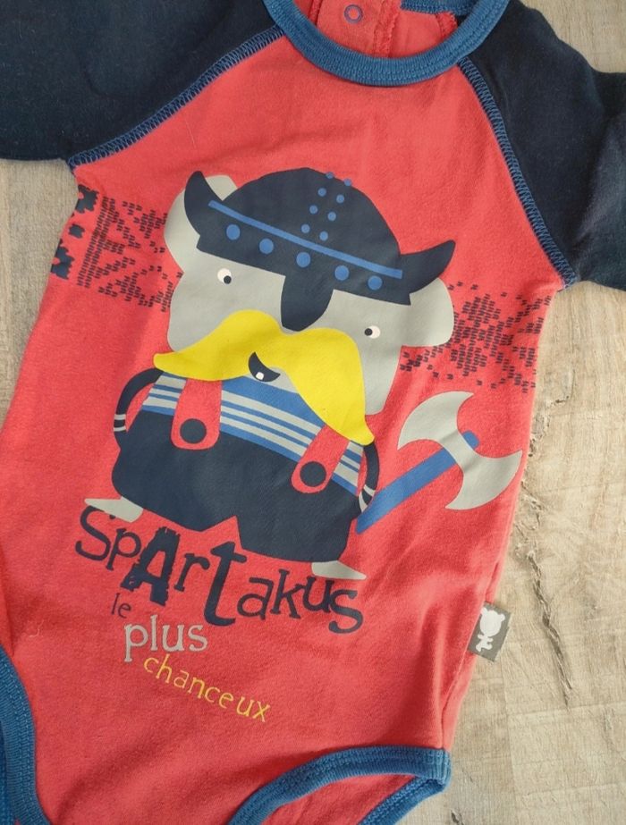 Lot bodies garçon 12 mois - photo numéro 7