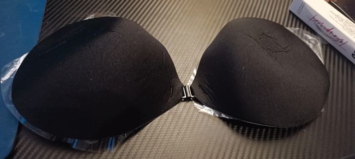 Soutien gorge adhésif - photo numéro 2