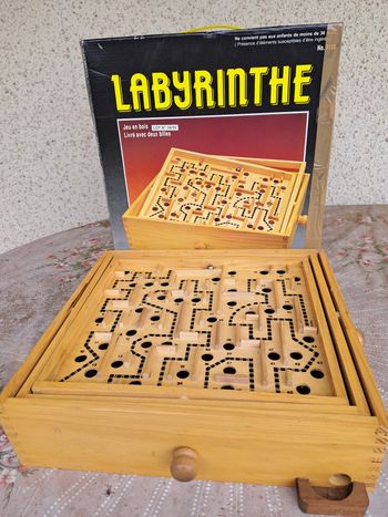 Jeu de labyrinthe en bois
