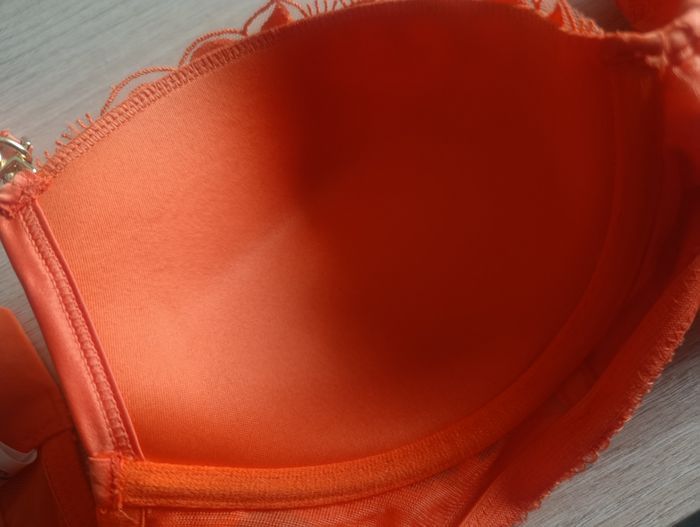 Soutien-gorge orange Primark - Taille 90B -
Neuf jamais porté - photo numéro 4