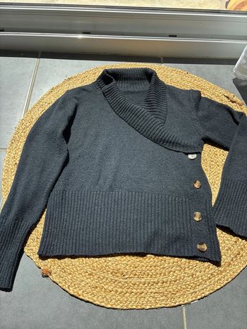 Pull noir
