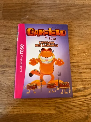 Livre La bibliothèque Rose Garfield et Cie L’attaque des lasagnes Numéro 1