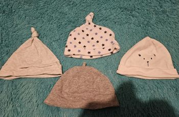 Bonnets bébé.