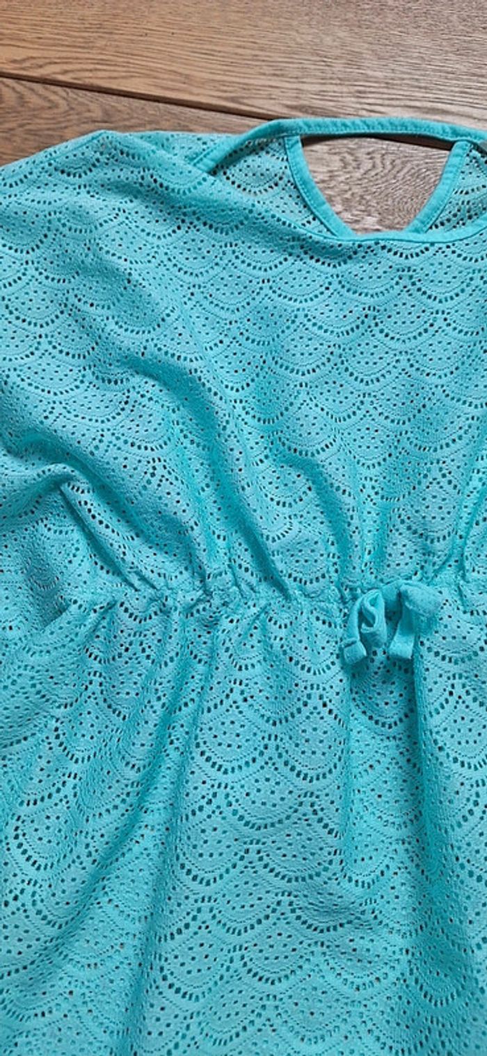 Sur maillot en dentelle. - photo numéro 2