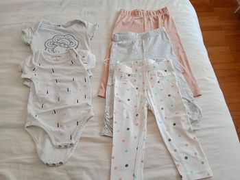 lot de vêtements fille taille 9 mois