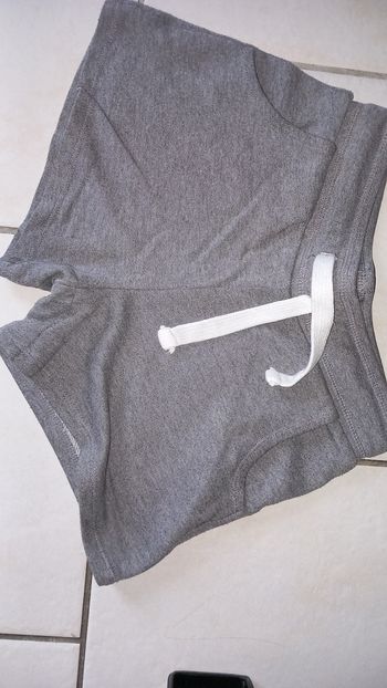 Short gris kiabi xs taille élastique fille tbe