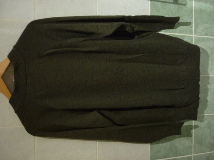 cardigan col v vert fine maille gros boutons - photo numéro 2