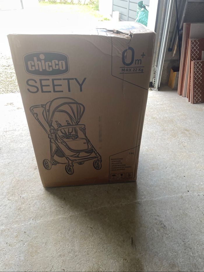 Poussette Chicco Seety neuve