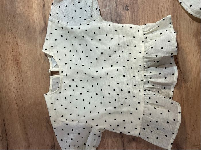 Ensemble t-shirt + jupe blanche à point noir H&M 110cm - photo numéro 2