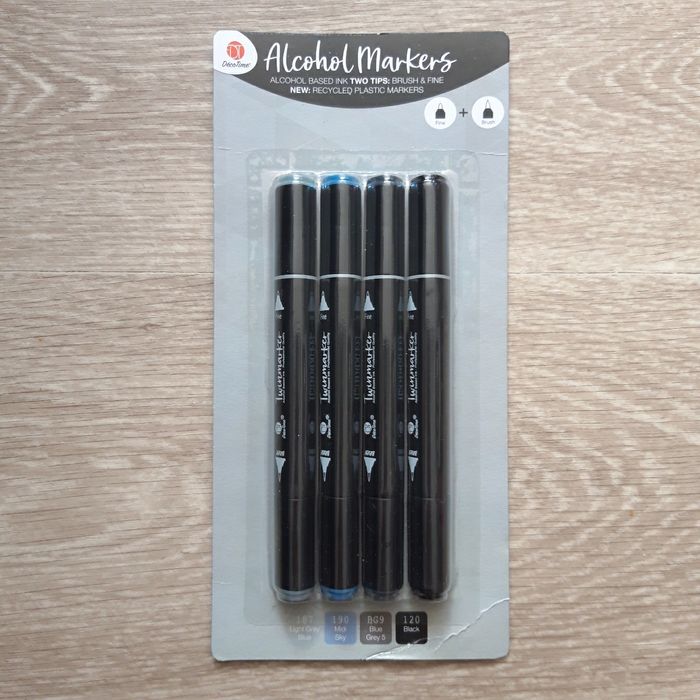 Lot de 4 marqueurs NEUF