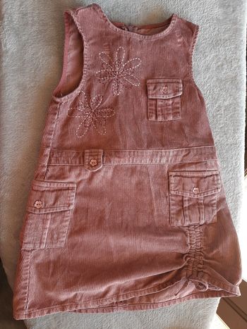 Robe 5 ans neuve