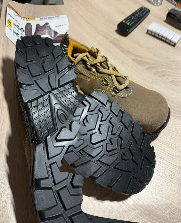 Chaussures sécurité taille 43 - photo numéro 5
