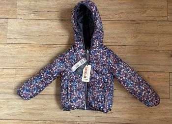 Doudoune IKKS taille 4 ans. Neuve étiquetée