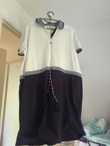 Robe manches courtes blanche et bleue 