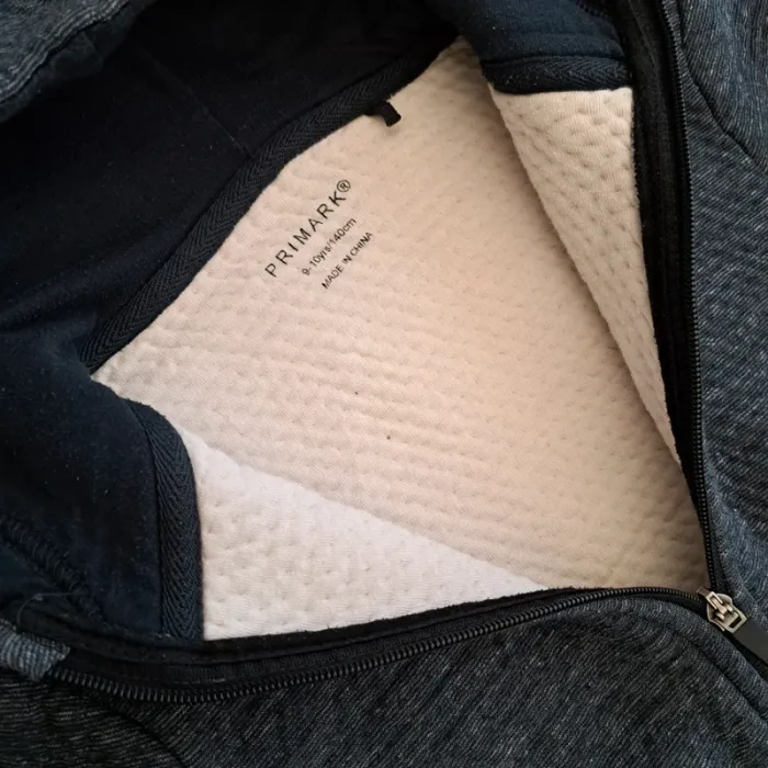 Gilet zippé - capuche - taille 140 cm - Primark - Automne hiver printemps - doublure chaude - photo numéro 3