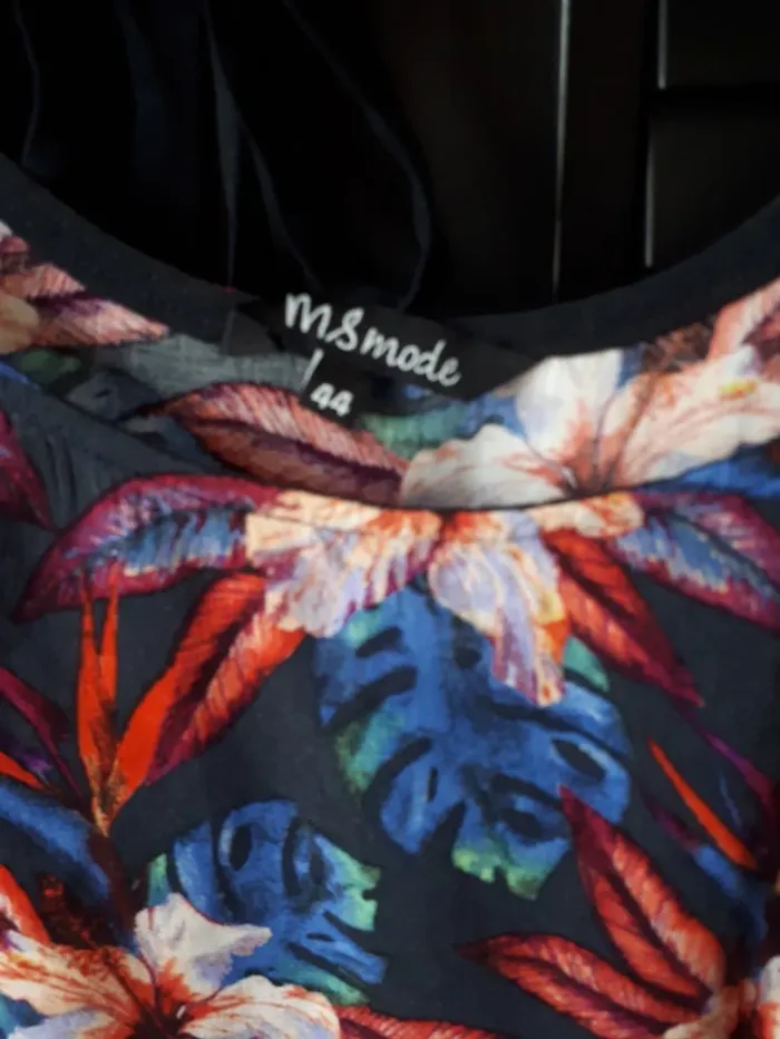 Jolie blouse fleurie - photo numéro 3