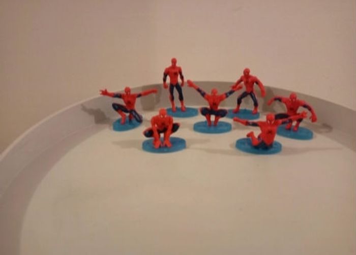 Lot de 7 figurines spiderman