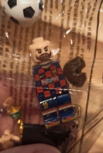 Personnage type Lego football neuf Lionel Messi équipe FC Barcelone maillot a Damiers