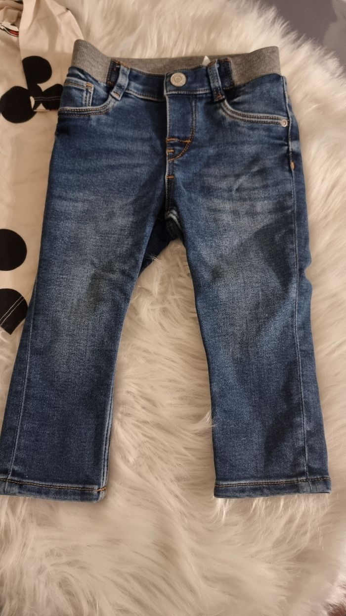 NEUFS 💙💙ENSEMBLE teeshirt ml et jeans 18 mois (86cm) garçon💙💙💙💙 - photo numéro 2
