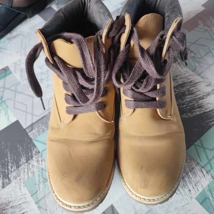 Boots beige 37 semelle impeccable griffure