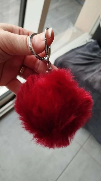 Porte clés  bordeaux peluche