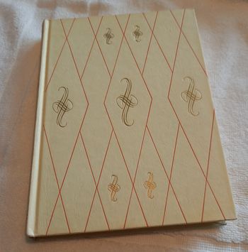 La guitare andalouse Saint Marcoux Rouge et or 1959