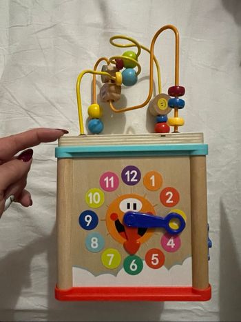 Cube d’activité en bois