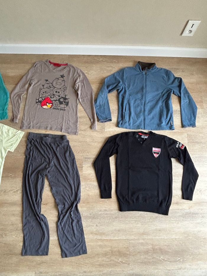 Lot vêtements garçon 12 ans – Pulls, pantalons, t-shirts, sweat Angry Birds - photo numéro 4