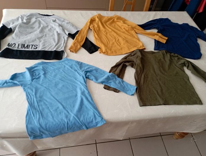 Lot 5 tee shirt manches longues marques diverses 6 ans 8€ - photo numéro 3