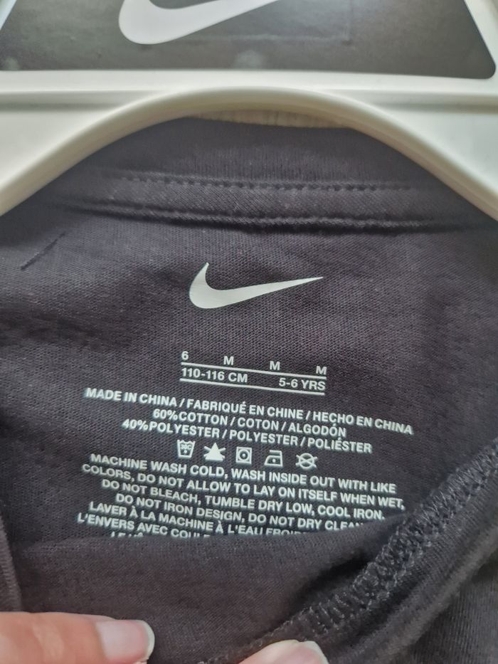 Ensemble Nike noir et fuchsia - photo numéro 6