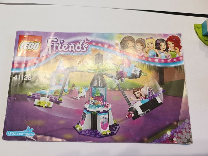 Lego Friends 41128 Le manège volant du parc d'attraction - photo numéro 2