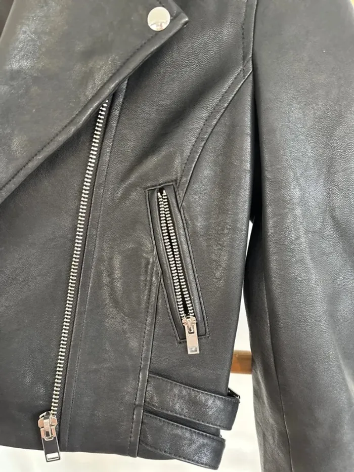 Veste en simili cuir noire - mango taille M - photo numéro 6