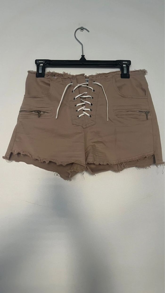 Short en jean beige en parfait état taille 38 marque daysie - photo numéro 4